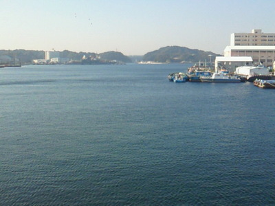 ショッパーズプラザ横須賀から見た海の景色